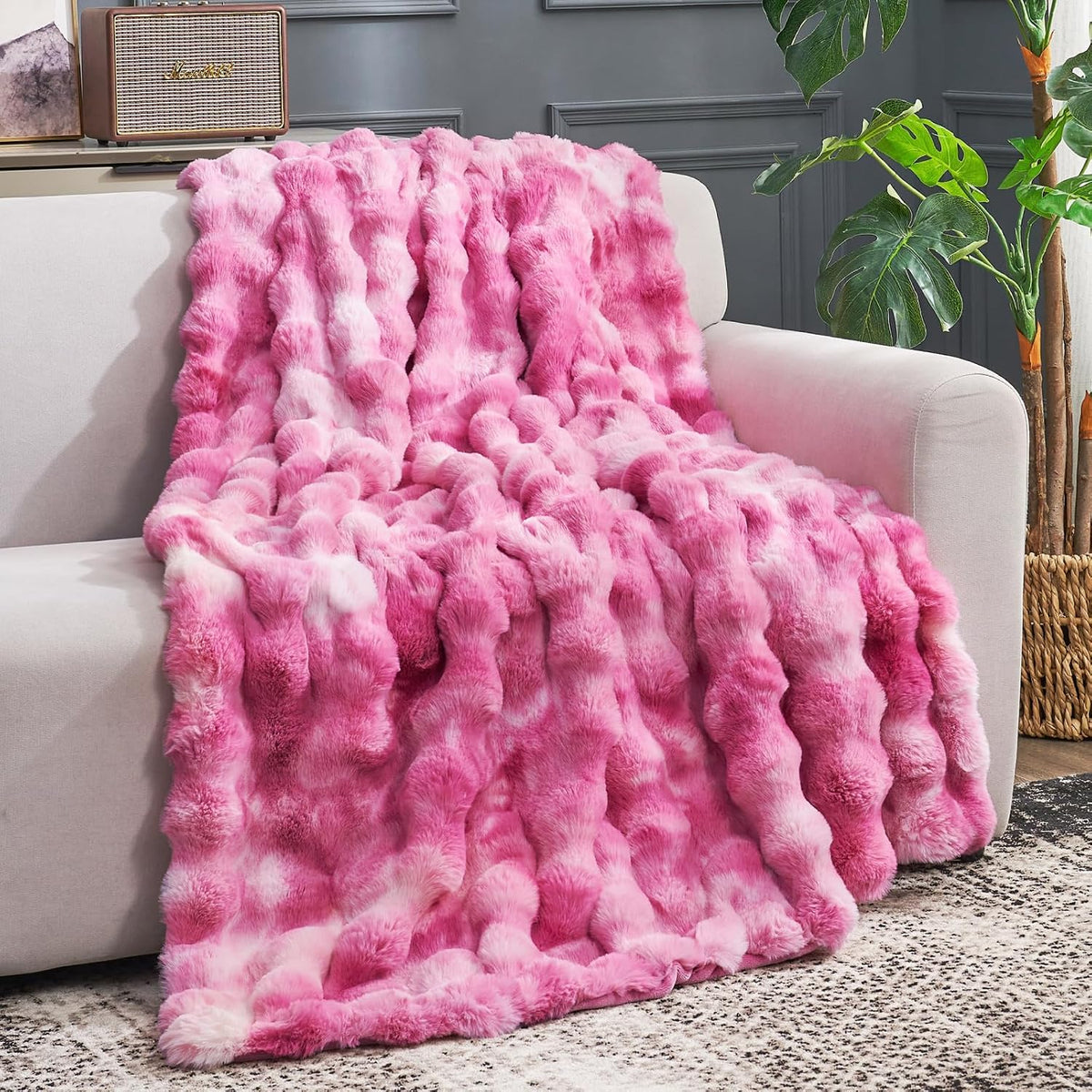 Cozy Faux Fur Throw Blanket