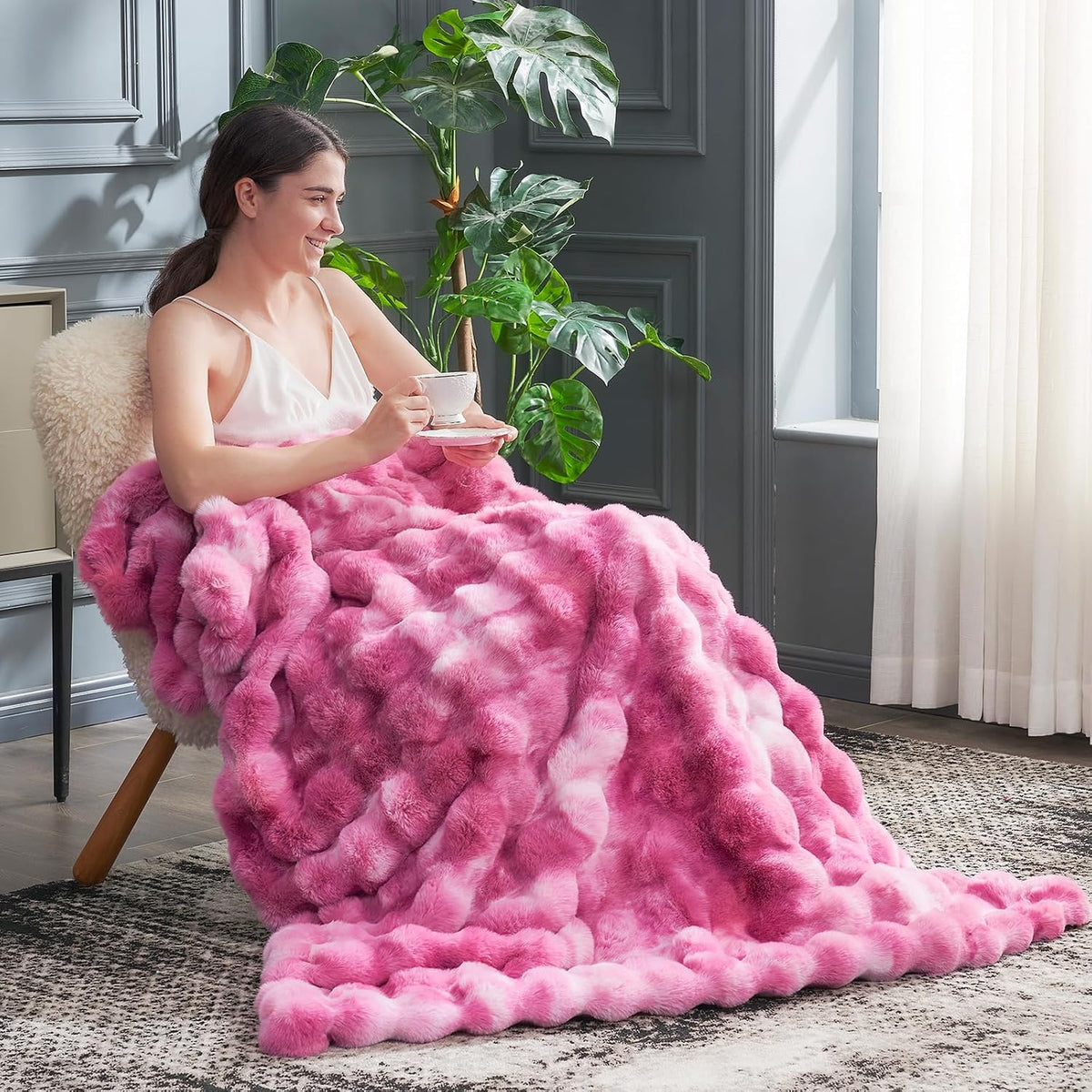 Cozy Faux Fur Throw Blanket